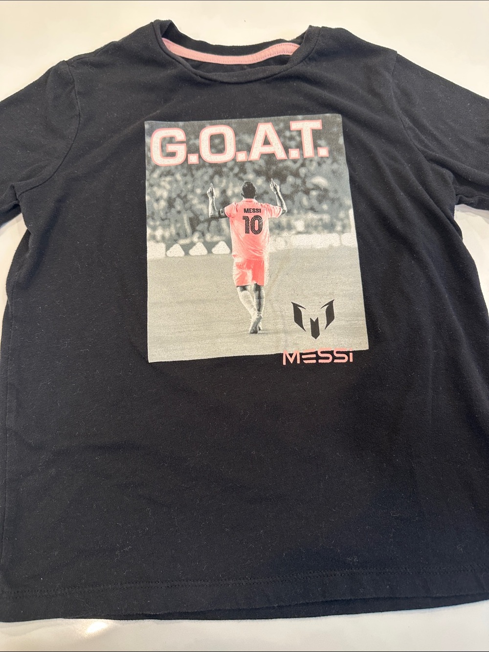 Messi Collection Boys Black GOAT Graphic T-Shirt Inter Miami‎ Pink Size Medium M